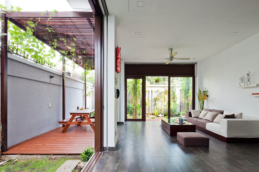 Lối đi từ hàng lang ngoài đến phòng khách