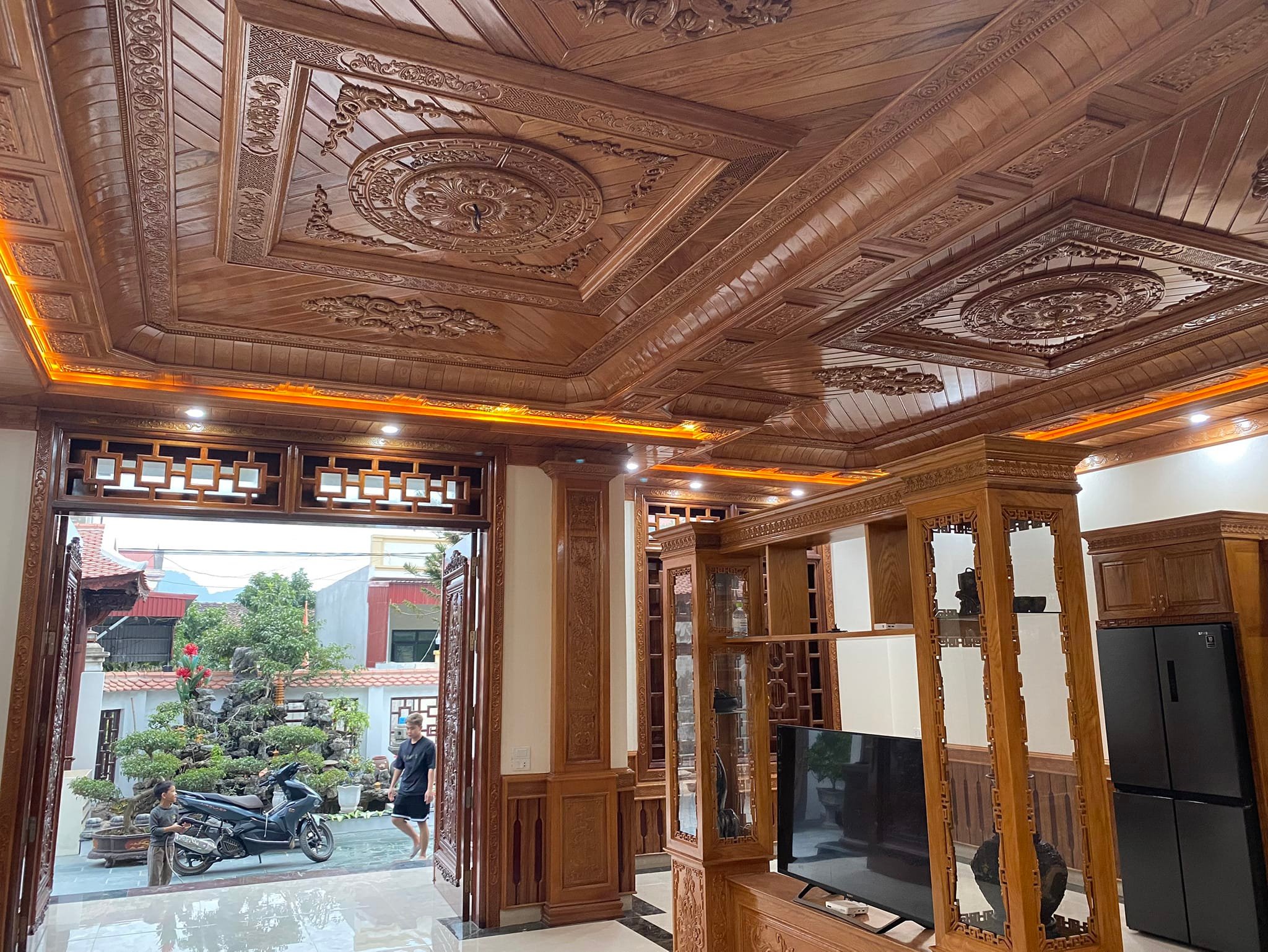 Thi công nhà thờ họ sử dụng 100% từ gỗ
